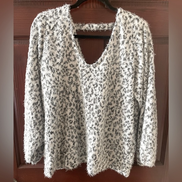 Liverpool Twist-Back Eyelash Sweater - Picture 4 of 6